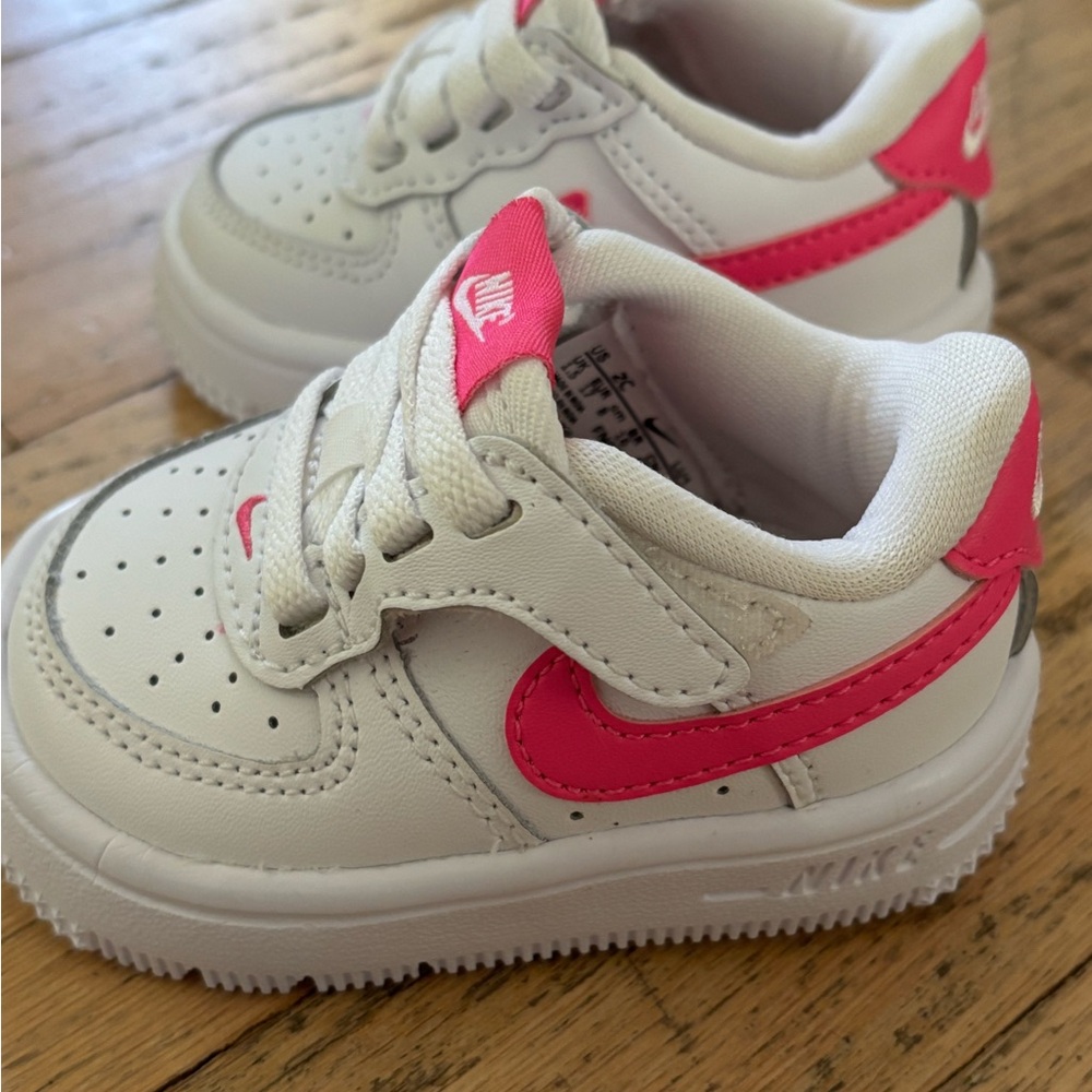 Nike Kids White and Pink Sneakers- Brand New! Love but having a boy next round!